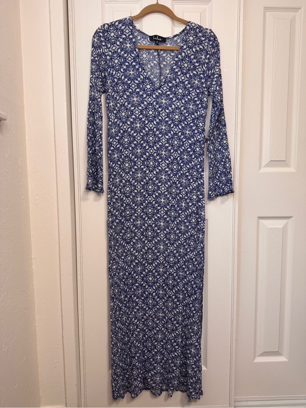 Lulu's blue medallion maxi dress - Picture 3 of 4